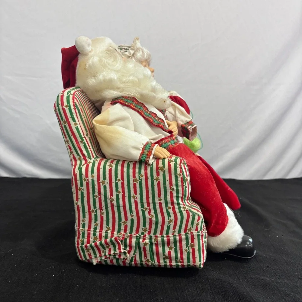 Vintage Animated Santa and‎ Mrs Claus on Couch Christmas Decor